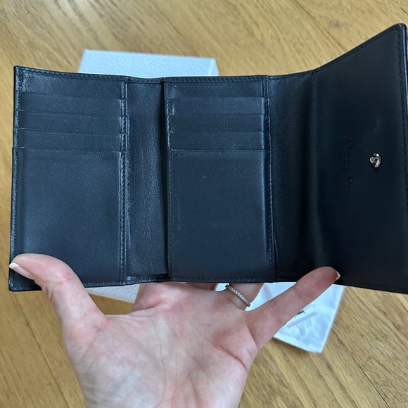 Christian Dior Diorama Elancee Black Metallic Micro-Cannage Trifold Wallet - Picture 8 of 9